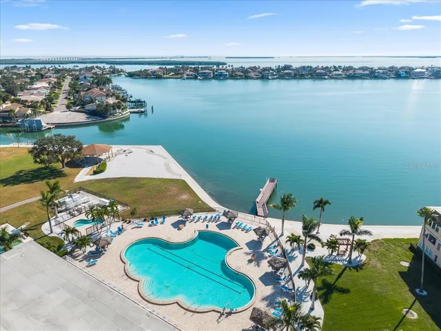 $349,990 | 4900 Brittany Drive South, Unit 812, St. Petersburg, FL 33715