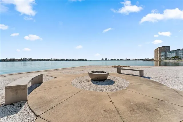 $349,990 | 4900 Brittany Drive South, Unit 812, St. Petersburg, FL 33715