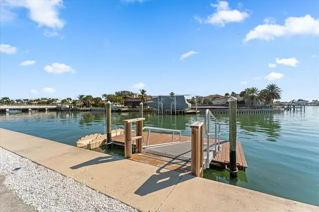 $349,990 | 4900 Brittany Drive South, Unit 812, St. Petersburg, FL 33715