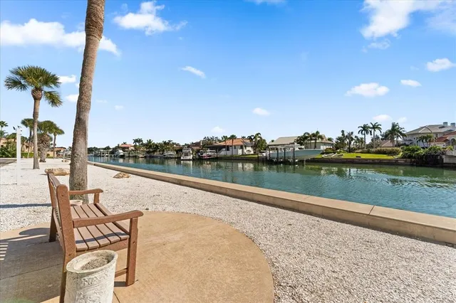 $349,990 | 4900 Brittany Drive South, Unit 812, St. Petersburg, FL 33715