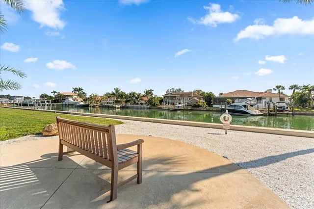 $349,990 | 4900 Brittany Drive South, Unit 812, St. Petersburg, FL 33715