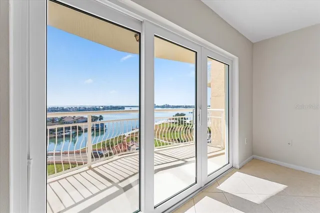 $349,990 | 4900 Brittany Drive South, Unit 812, St. Petersburg, FL 33715