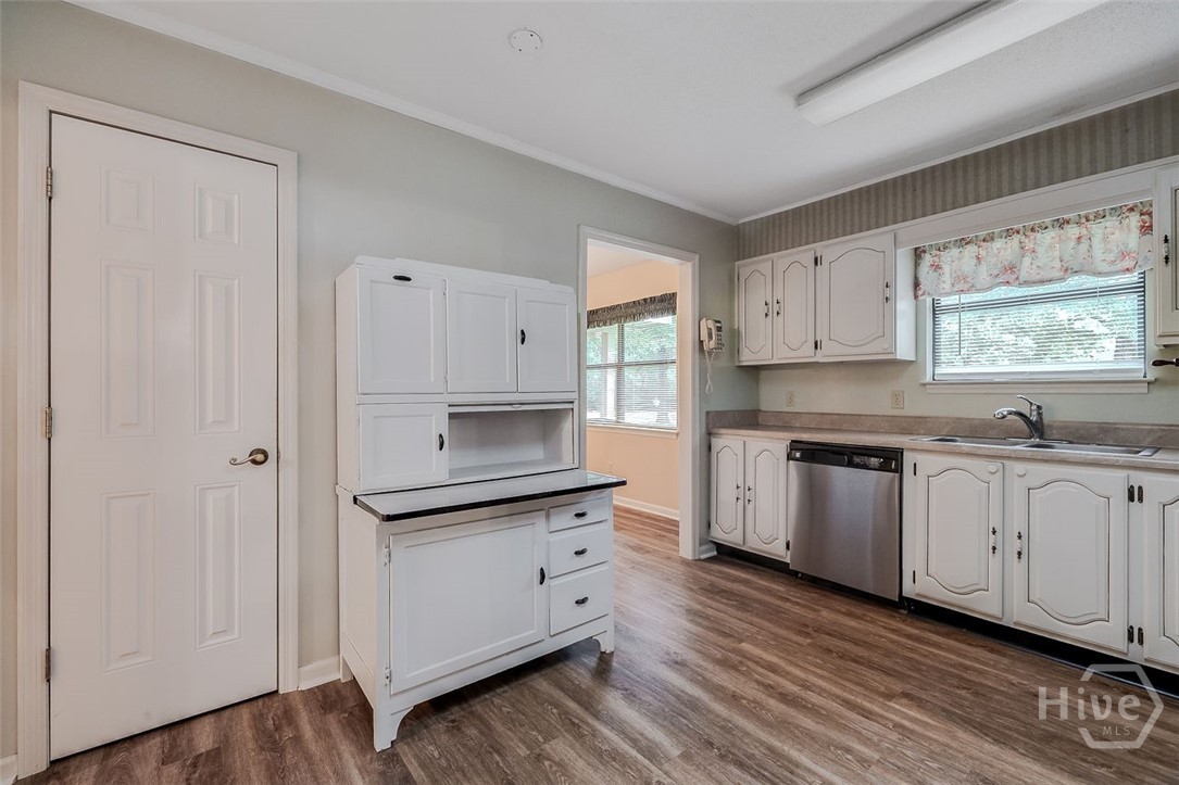 548 Log Landing Road Springfield, GA 31329 - Photo 11 of 37 Kitchen