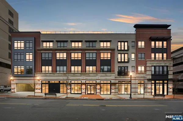 $5,364 | 37 Orange Road, Unit 206, Montclair, NJ 07042