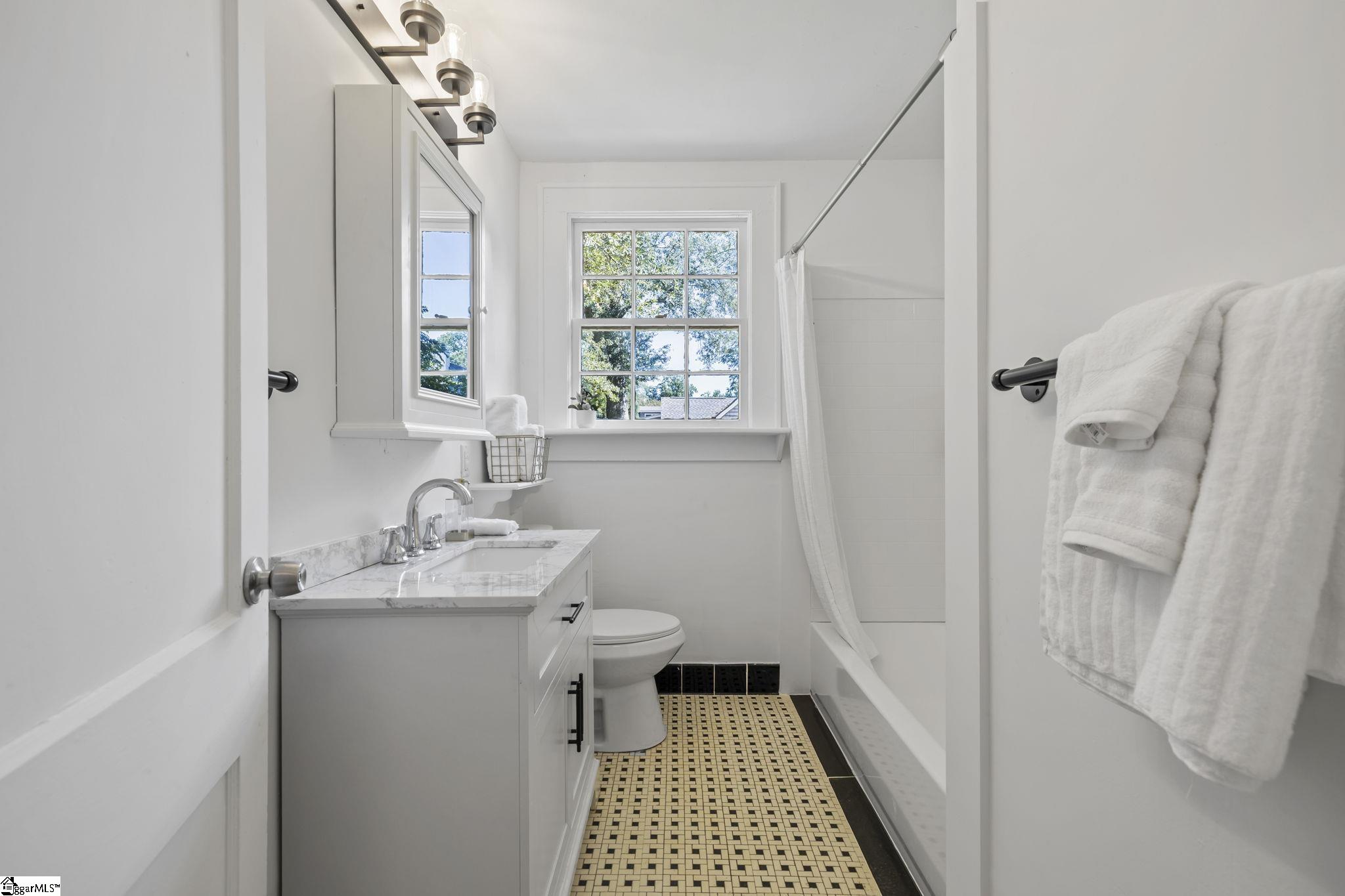 46 East Faris Road Greenville, SC 29605 - Photo 18 of 31 Gallery Image 18