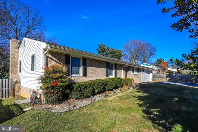 $699,990 | 20420 Greenfield Road, Germantown, MD 20876
