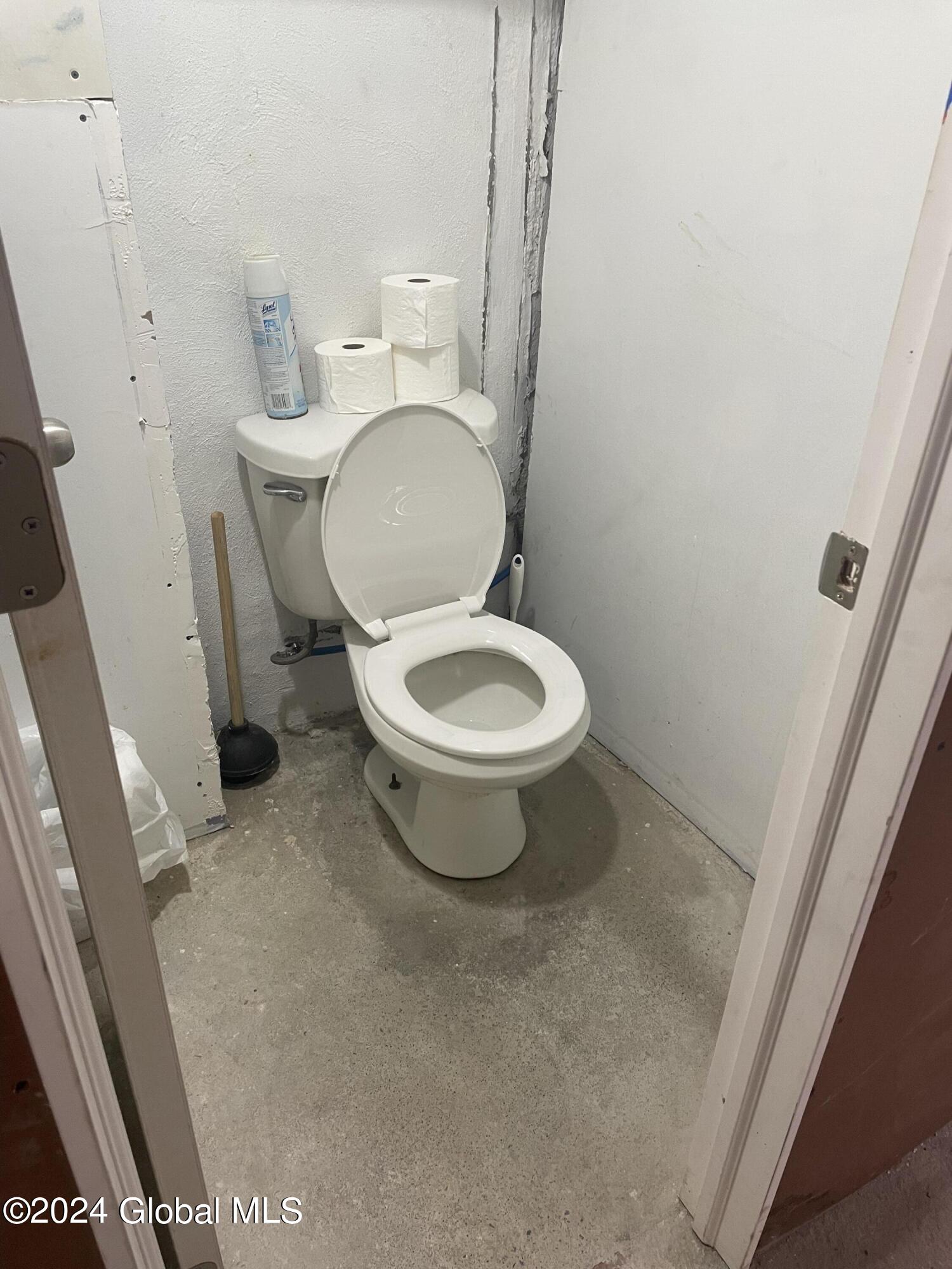 2303-2305 15th Street Troy, NY 12180 - Photo 29 of 35 IMG_4952