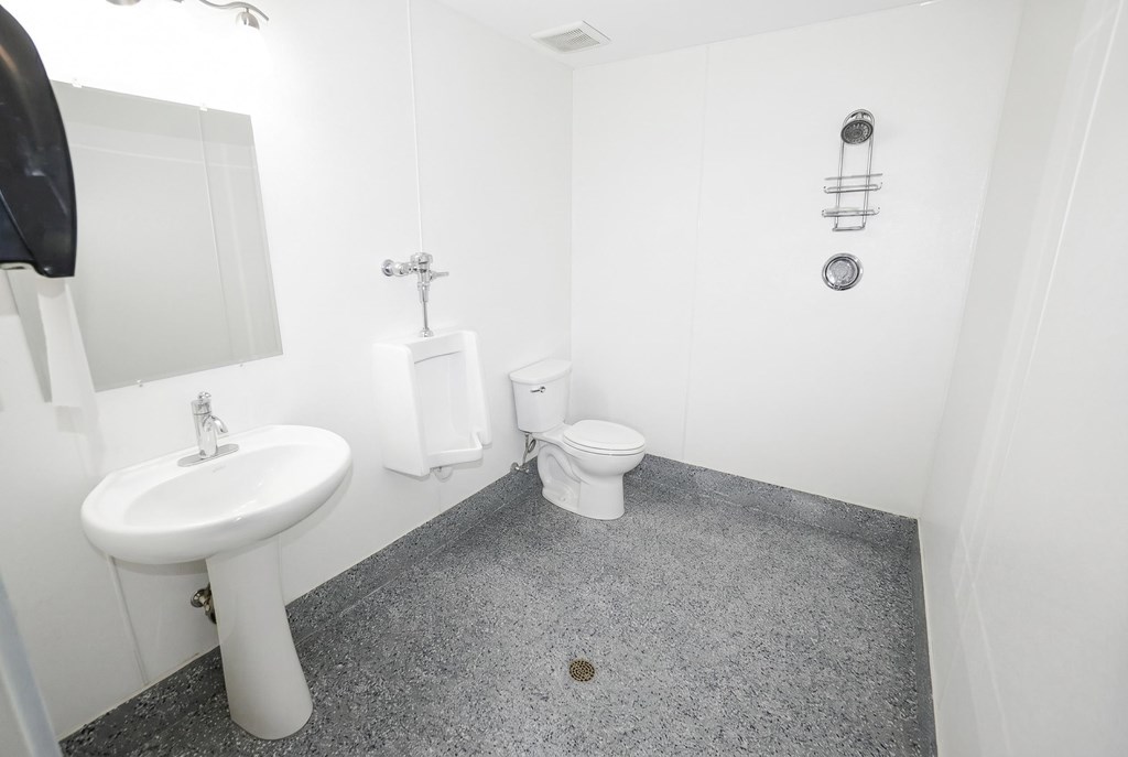 803 Macarthur Avenue Riggins, ID 83549 - Photo 52 of 58 Shop Bathroom, sink, stool, urinal, & shower