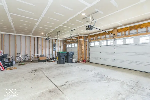 $399,900 | 1758 Pelham Drive, Greenwood, IN 46143