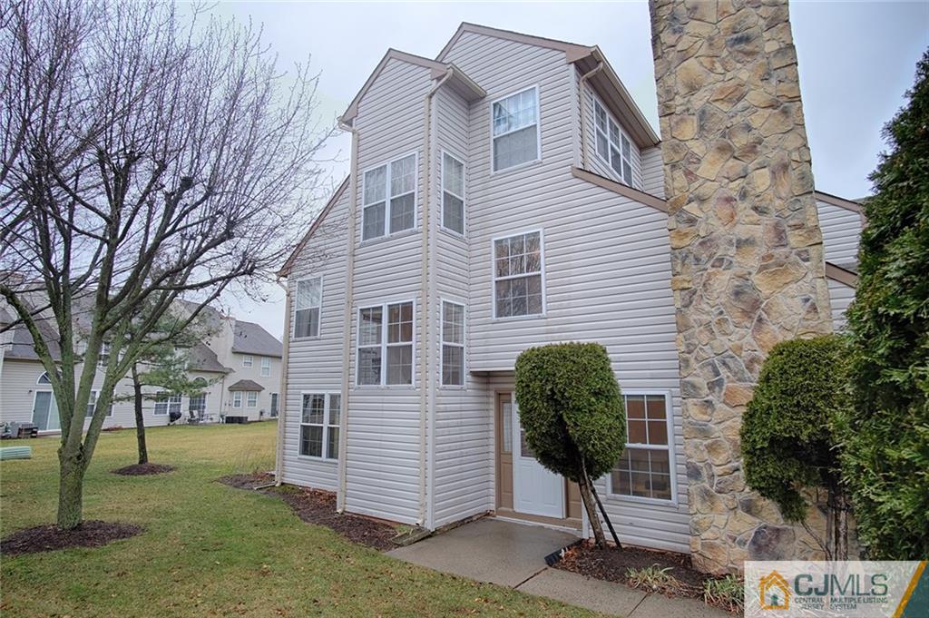 340 Lunar Road, Unit 340 Piscataway, NJ 08854 - Photo 3 of 25 Gallery Image 3
