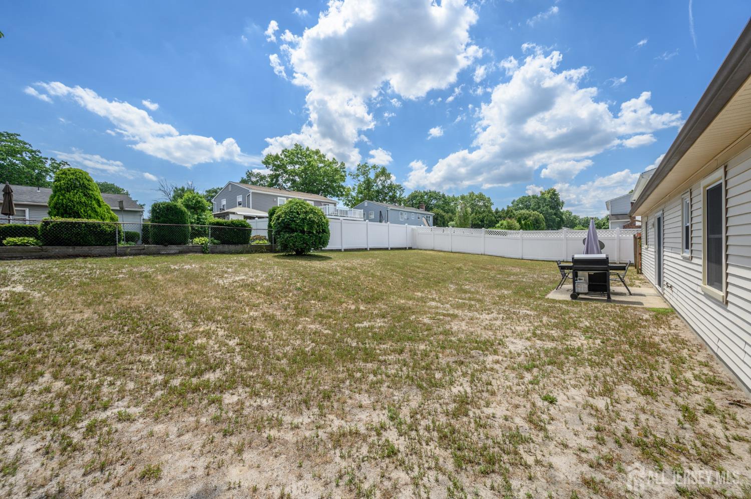 5 Evergreen Place Howell, NJ 07731 - Photo 25 of 31