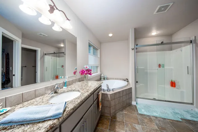 $479,900 | 14743 North Nixon Loop, Rathdrum, ID 83858