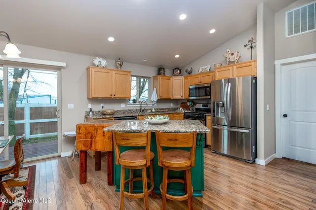 $479,900 | 14743 North Nixon Loop, Rathdrum, ID 83858