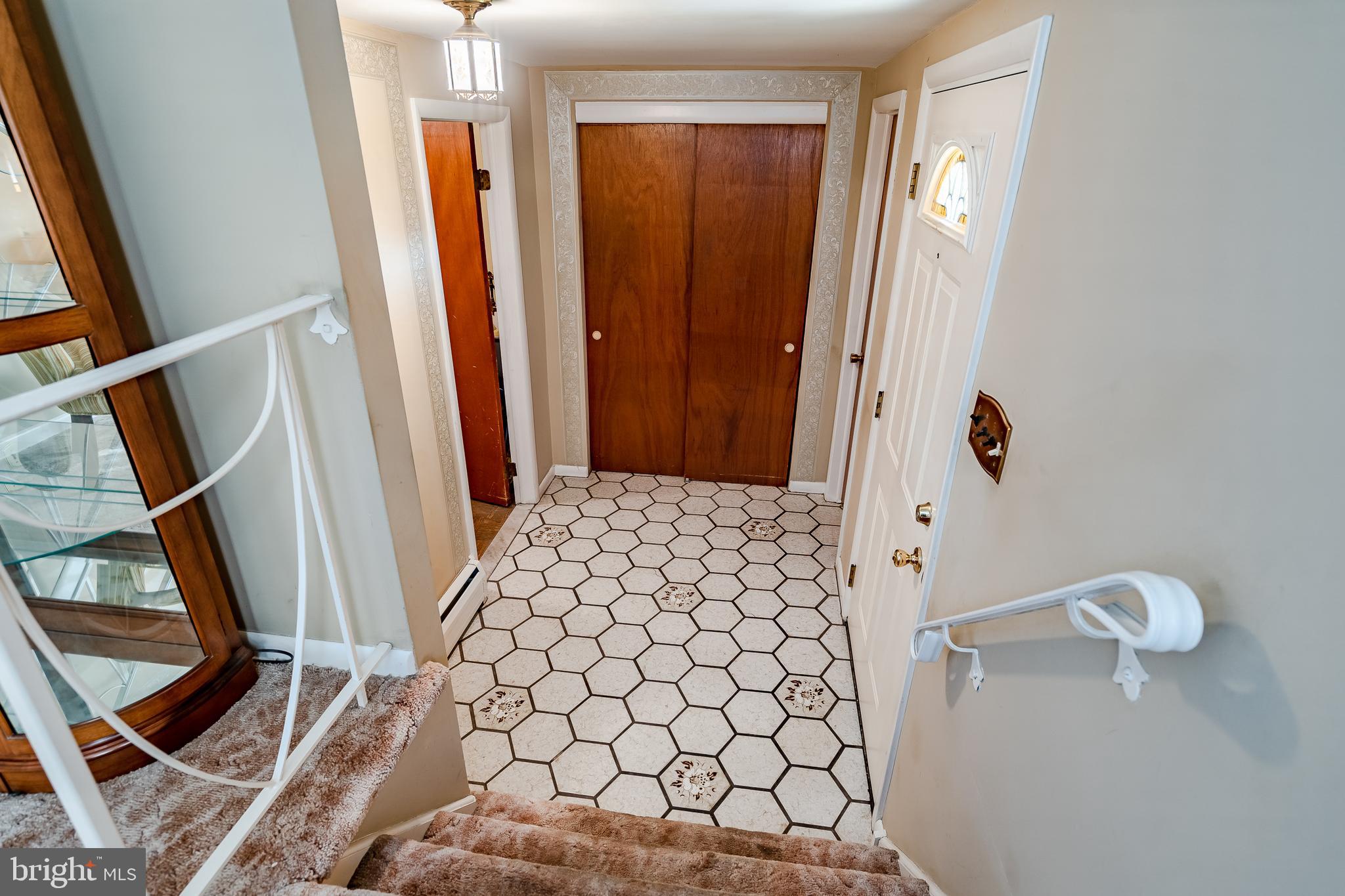 714 Springdell Road King of Prussia, PA 19406 - Photo 5 of 33 Gallery Image 5