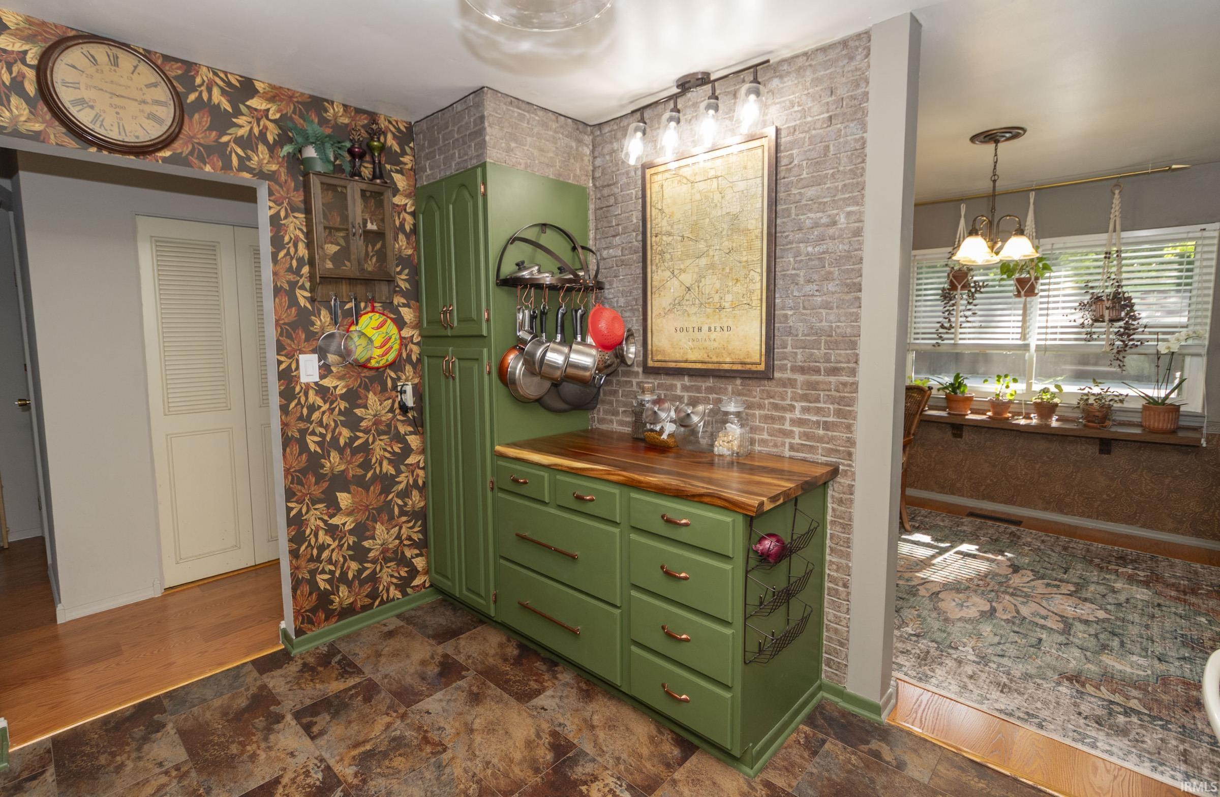 2500 Topsfield Road, Unit 704 South Bend, IN 46614 - Photo 7 of 38