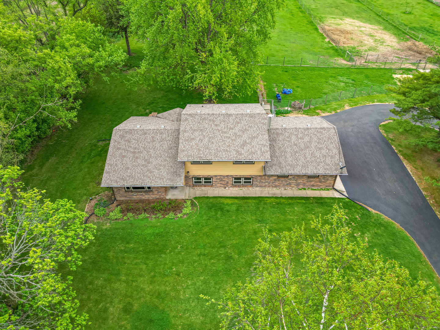 10160 Cemetery Road Pecatonica, IL 61063 - Photo 6 of 55 Gallery Image 6
