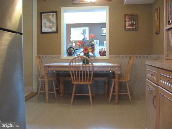 15071 London Road Philadelphia, PA 19116 - Photo 14 of 25 Kitchen