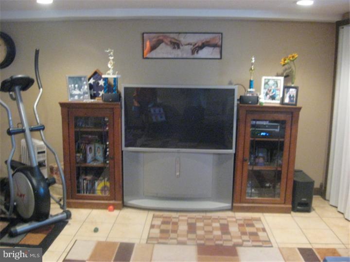 15071 London Road Philadelphia, PA 19116 - Photo 7 of 25 Basement