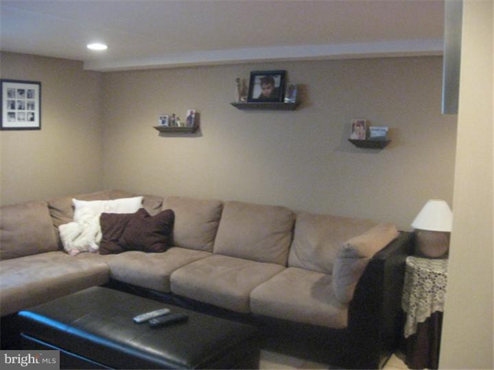 15071 London Road Philadelphia, PA 19116 - Photo 8 of 25 Basement