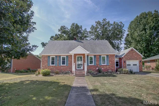 $192,000 | 5510 La Motte Lane, Godfrey, IL 62035