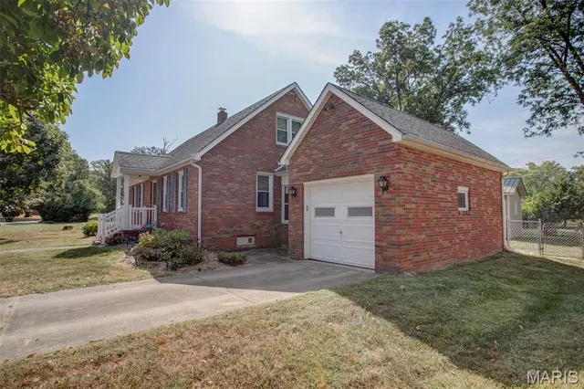 $192,000 | 5510 La Motte Lane, Godfrey, IL 62035