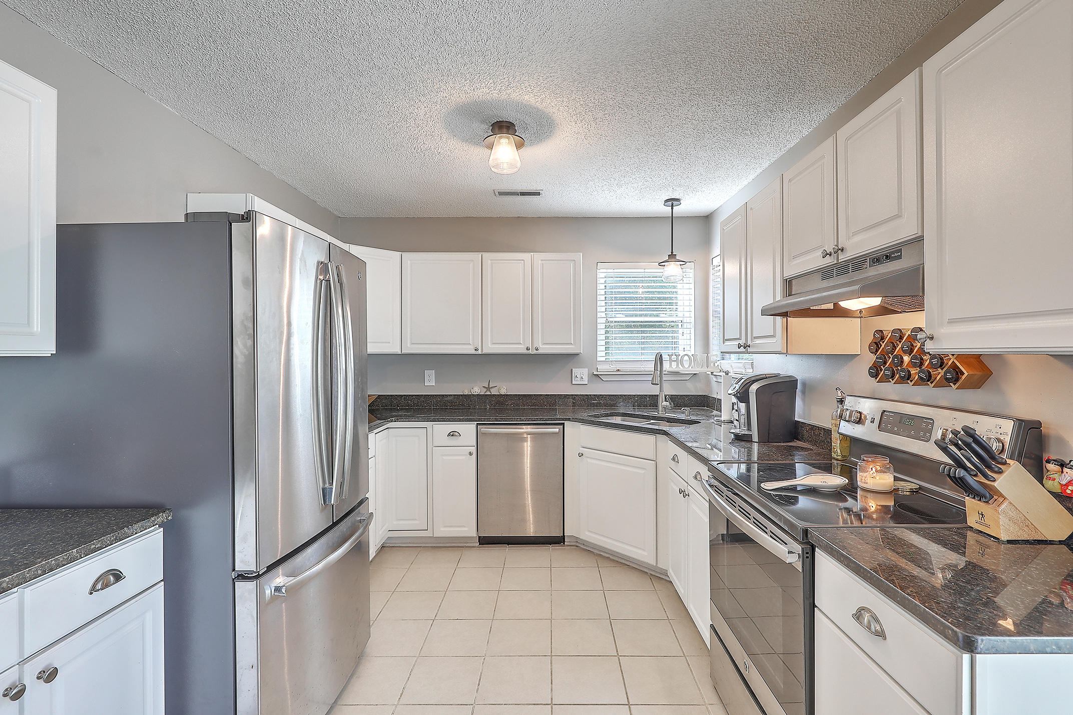 2448 Castlereagh Road Charleston, SC 29414 - Photo 3 of 28 Kitchen