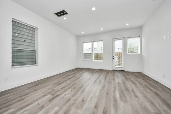 $2,390 | 5402 Margarita Street, Houston, TX 77020