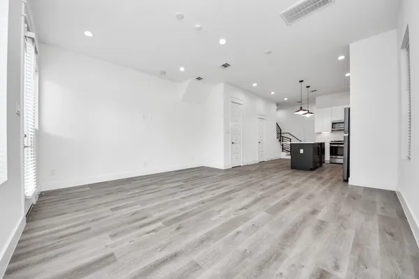 $2,390 | 5402 Margarita Street, Houston, TX 77020