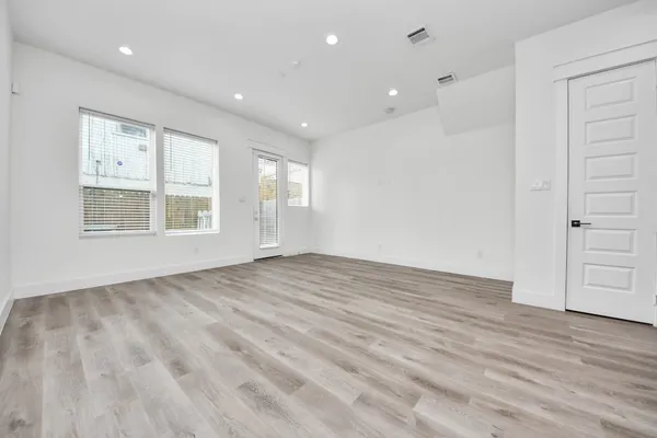 $2,390 | 5402 Margarita Street, Houston, TX 77020