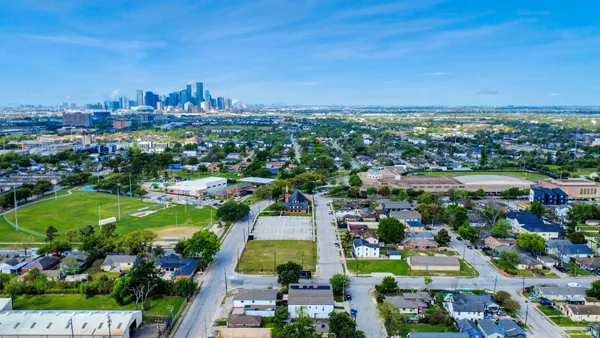 $2,350 | 5402 Margarita Street, Houston, TX 77020