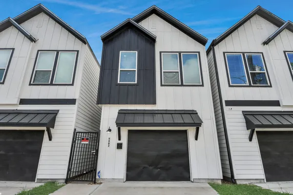 $2,390 | 5402 Margarita Street, Houston, TX 77020