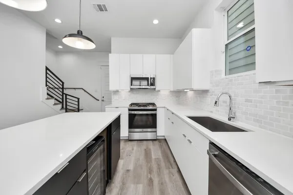 $2,390 | 5402 Margarita Street, Houston, TX 77020