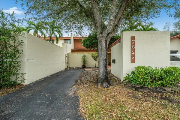 $3,025 | 7827 Southwest 106th Circle, Unit 7827, Miami, FL 33173