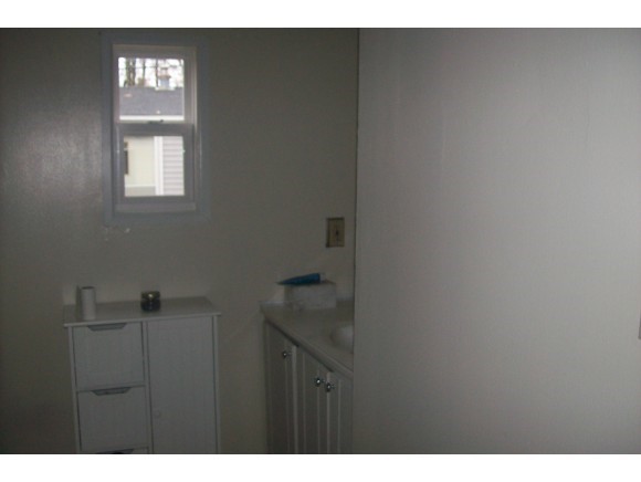 10 Wanda Lane Exeter, NH 03833 - Photo 3 of 14 Gallery Image 3