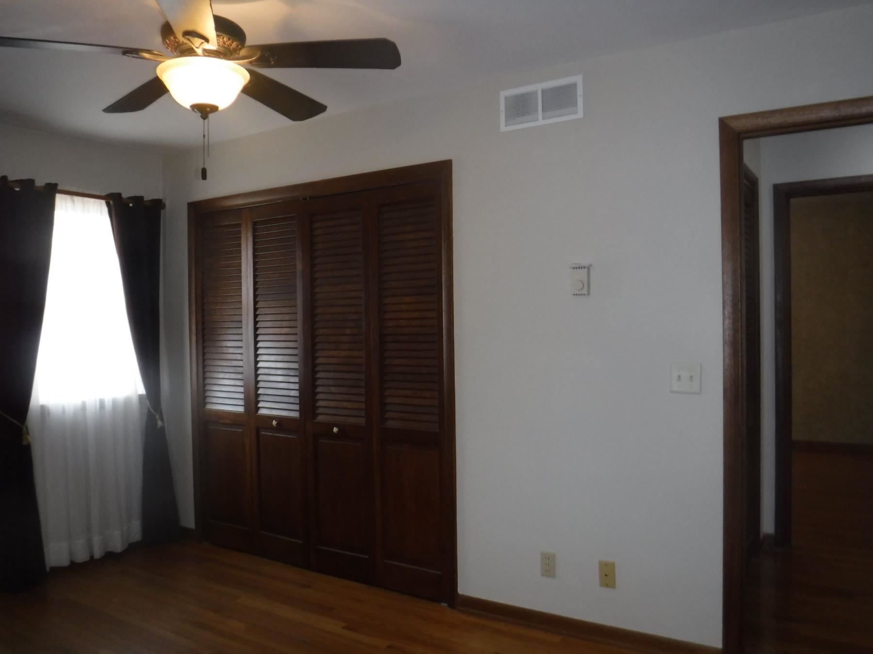 1869 North Ridge Drive Freeport, IL 61032 - Photo 12 of 30 Gallery Image 12