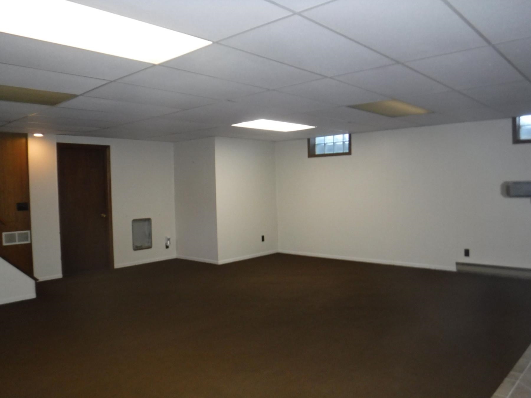 1869 North Ridge Drive Freeport, IL 61032 - Photo 27 of 30 Gallery Image 27
