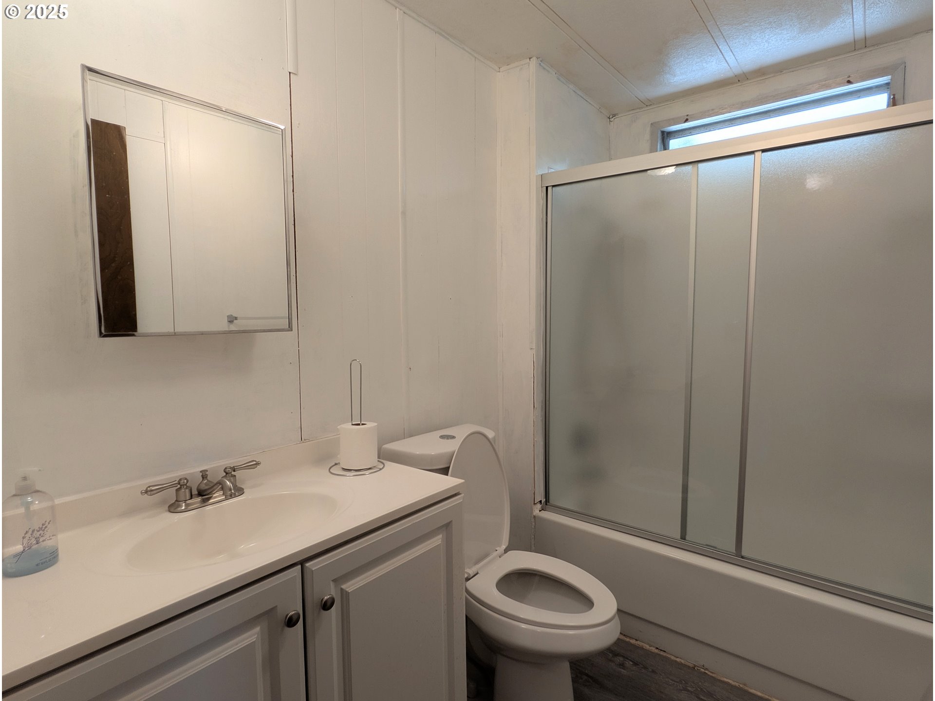 23506 Carpenterville Road Brookings, OR 97415 - Photo 23 of 47 Bathroom