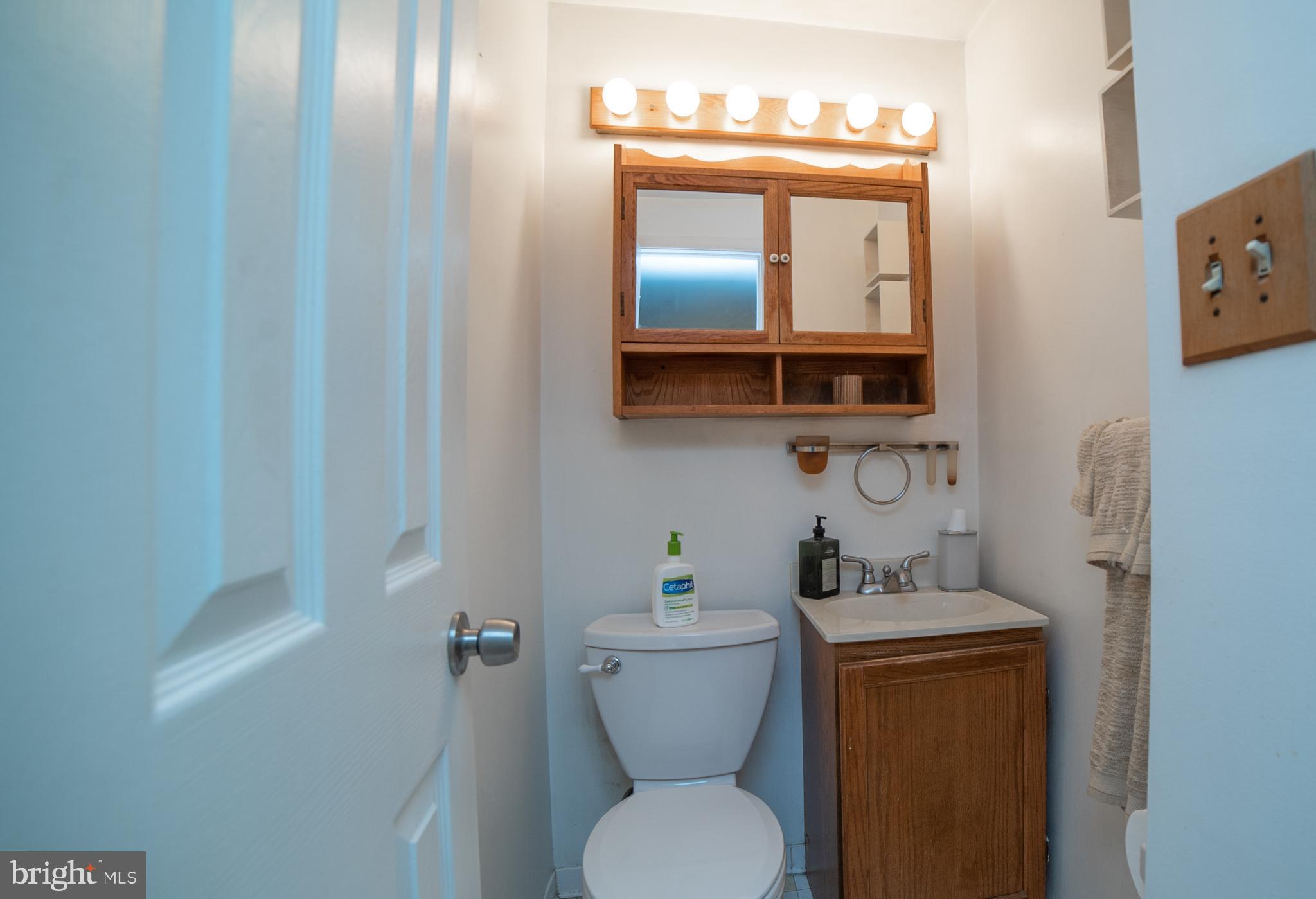 5654 Chelwynd Road Baltimore, MD 21227 - Photo 14 of 23