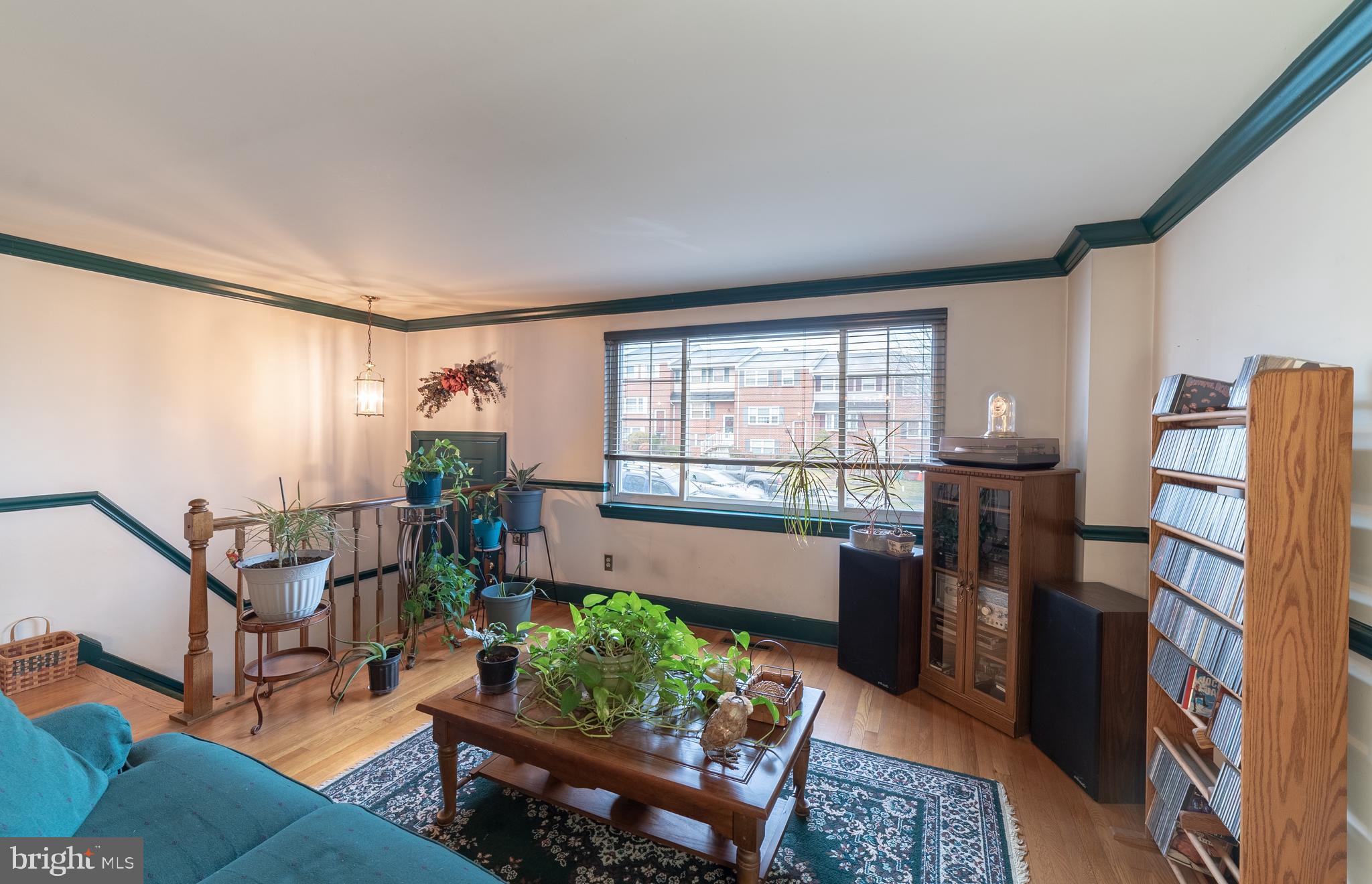 5654 Chelwynd Road Baltimore, MD 21227 - Photo 3 of 23