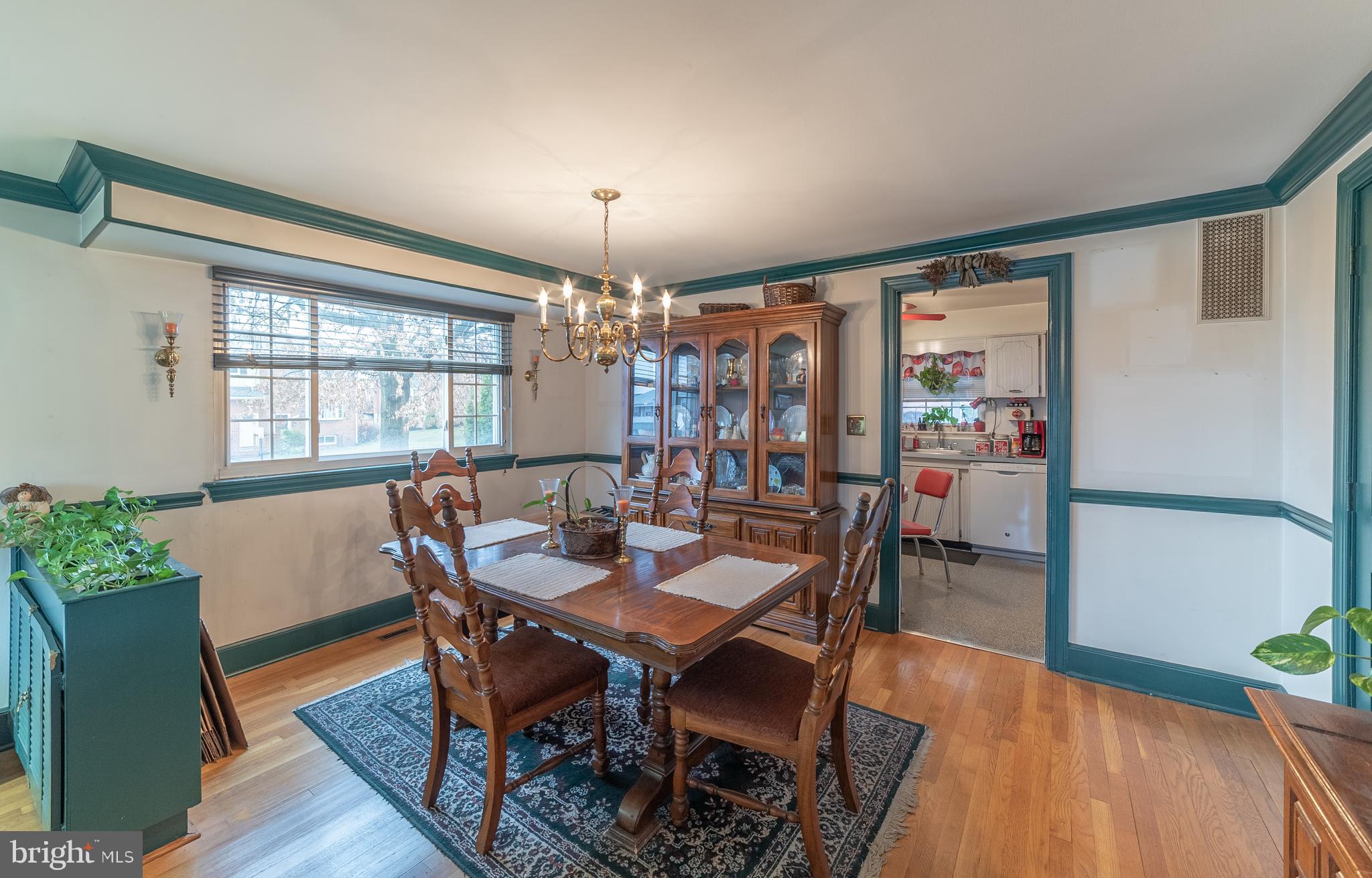 5654 Chelwynd Road Baltimore, MD 21227 - Photo 5 of 23