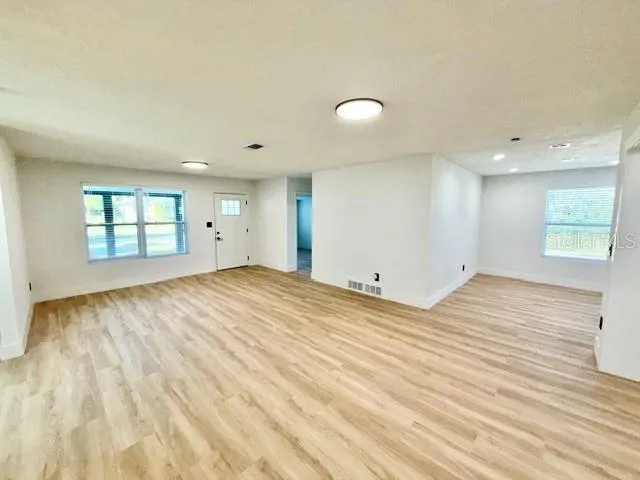 $2,695 | 325 Burleigh Avenue, Daytona Beach, FL 32117