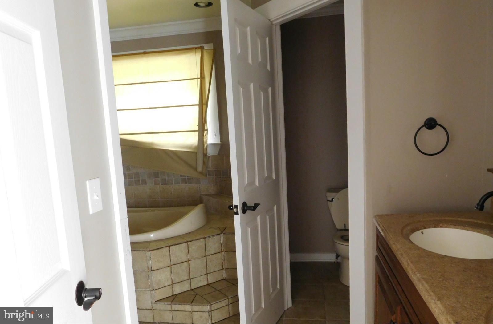 25513 Hill Road Greensboro, MD 21639 - Photo 10 of 13 Bath (Master)