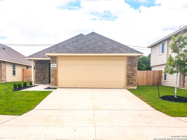 $1,495 | 8223 Tesoro Hills, San Antonio, TX 78242