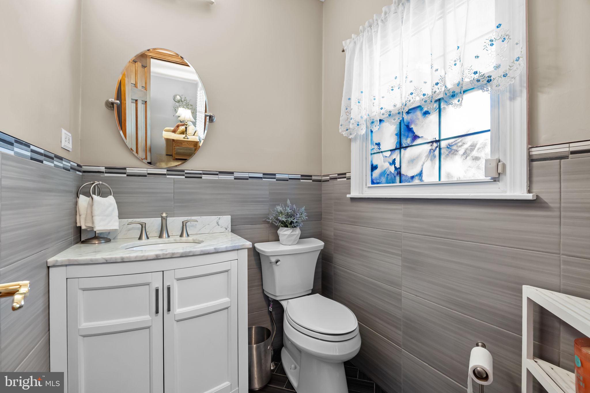 244 Newgate Road Langhorne, PA 19047 - Photo 20 of 38 Powder Room