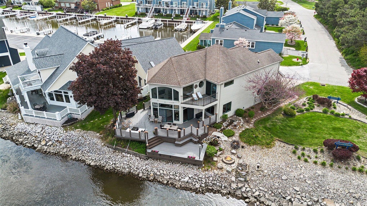2309 Riverside Pointe Drive St. Joseph, MI 49085 - Photo 1 of 31