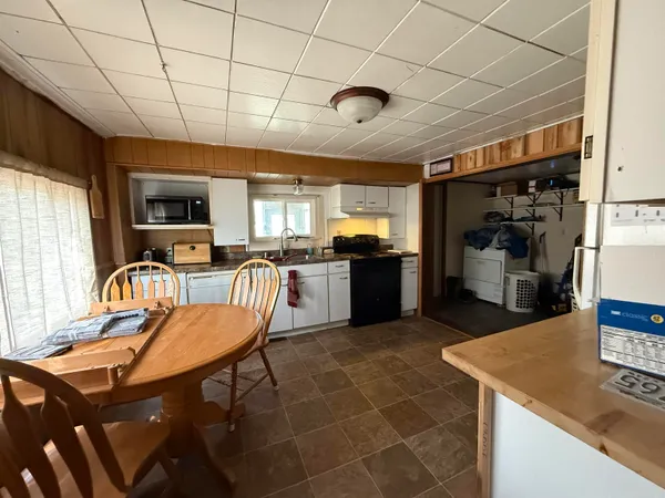 $129,900 | 106 North 2nd Street, Avoca, WI 53506