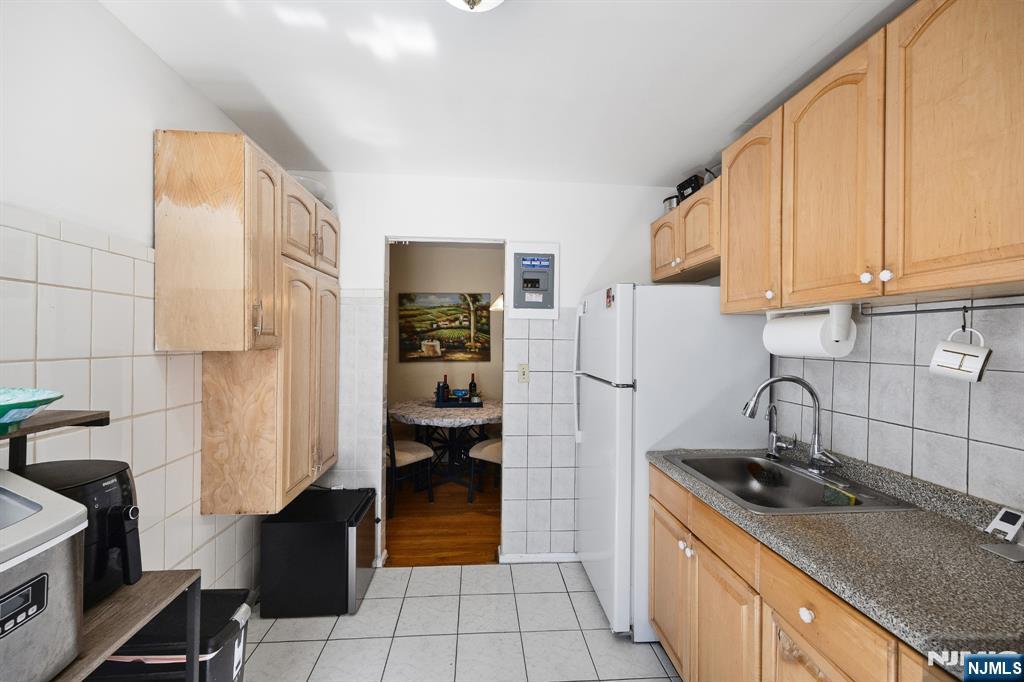 2215 North Central Road, Unit 4A Fort Lee, NJ 07024 - Photo 7 of 16