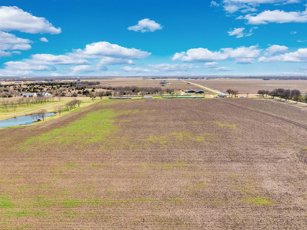 1920 Moseley Road Ennis, TX 75119 - Photo 6 of 19 a view of an ocean and beach
