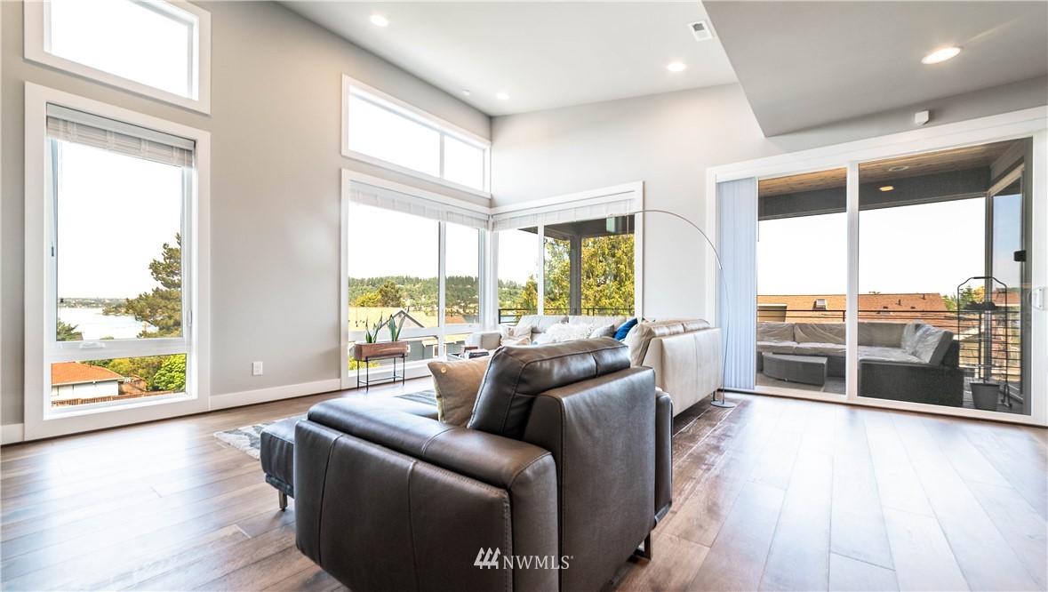 922 North 34th Street Renton, WA 98056 - Photo 8 of 24