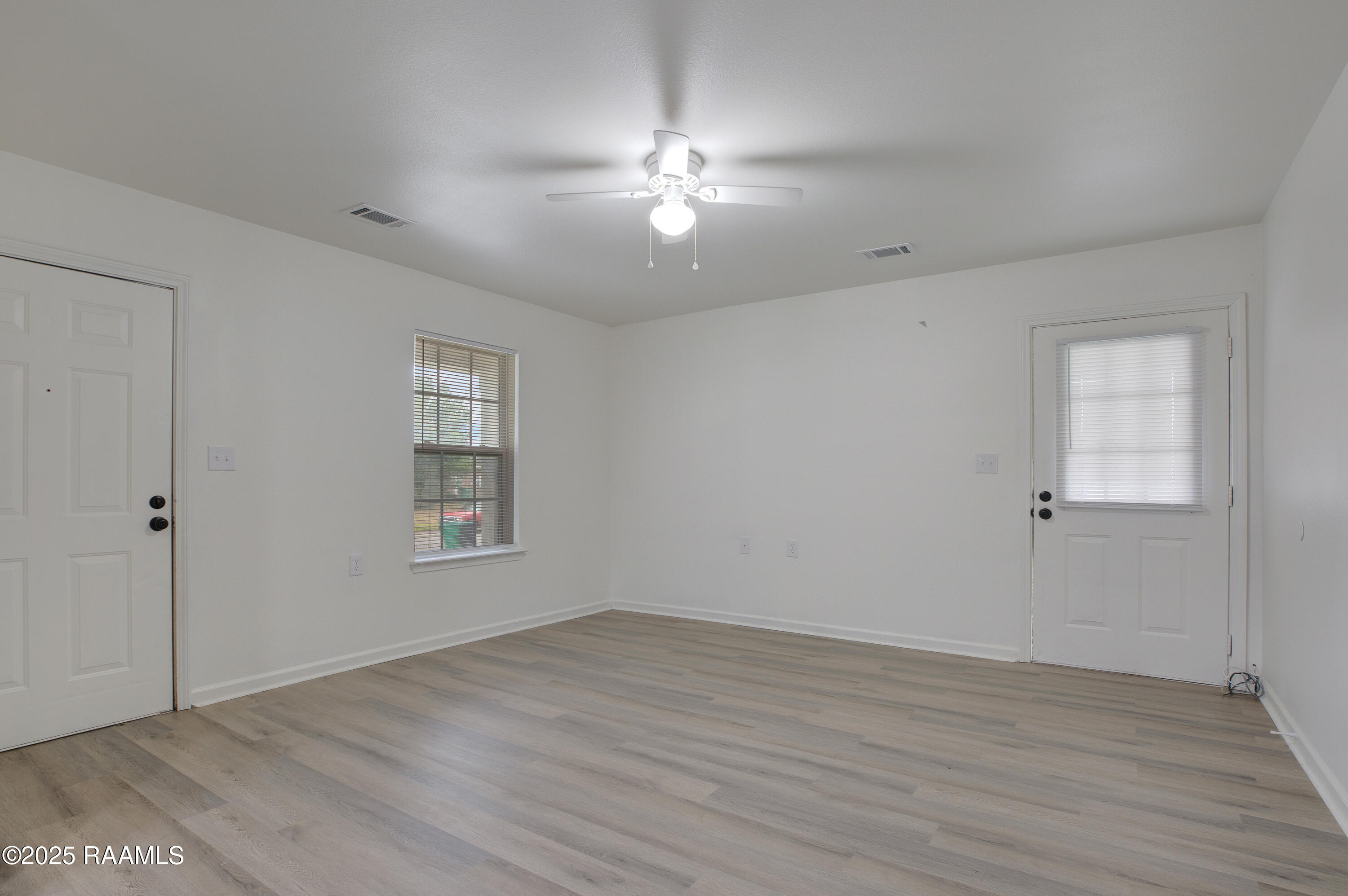 907 West End New Iberia, LA 70560 - Photo 4 of 12 907 West End